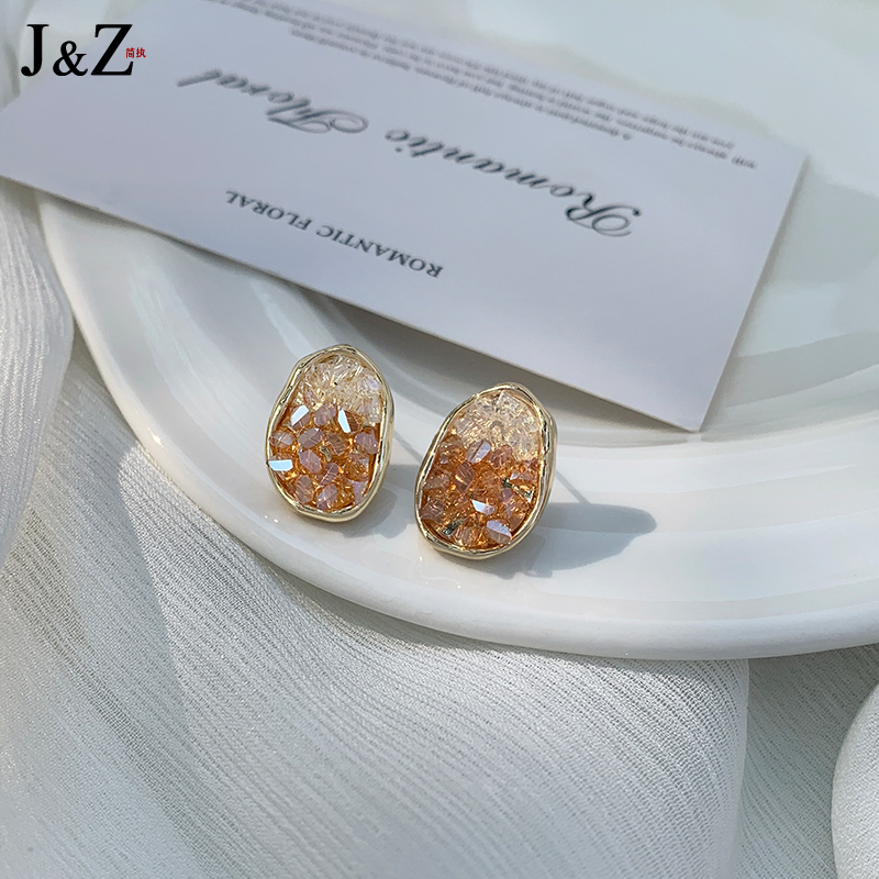 超级好看的颜色  很闪 在耳边真的特别亮眼