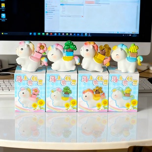 小马可爱卡通树脂盲盒车载桌面工位吉祥物马上青松马上有钱花摆件