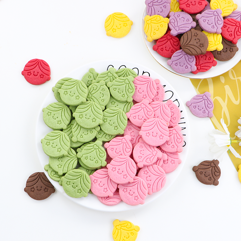 可爱男孩女孩大头彩色饼干儿童生日蛋糕装饰摆件孩子休闲解馋零食