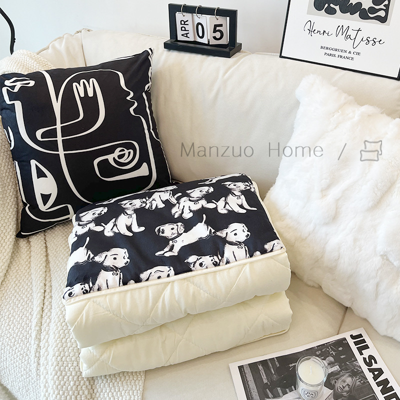 满座可爱狗儿抱枕毯二合一