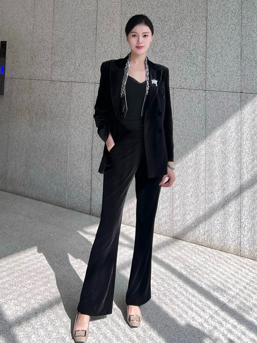 黑色金丝绒西服高端秋季套装2025新款高级感女士西装职业两件套冬