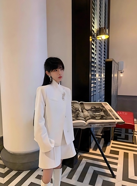 白色新中式立领西装短裤套装女2026春夏新款女装高级感轻奢两件套