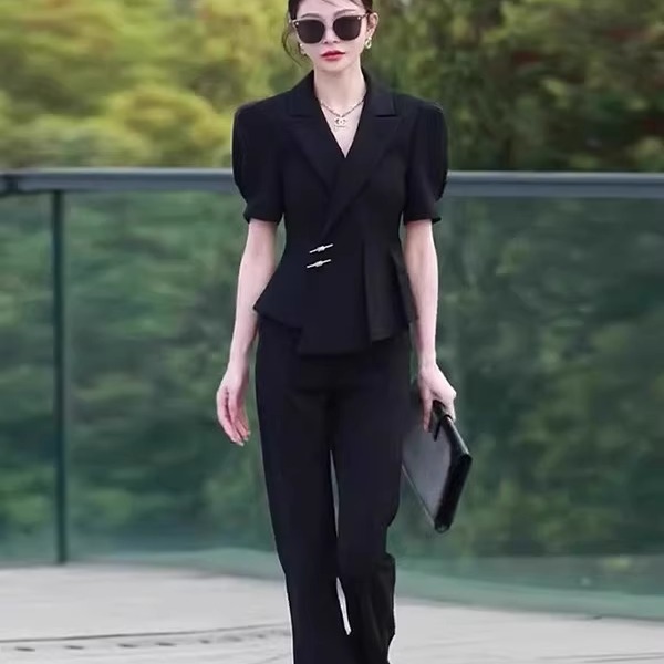 黑色短袖夏季西装薄款高级感正装套装女轻奢高级感职业西服两件套