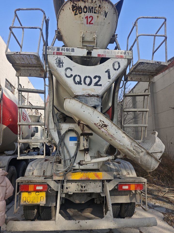 1月25日淄博车牌号为鲁CQ0210的中联牌重型特殊结构货车一辆网络拍卖公告