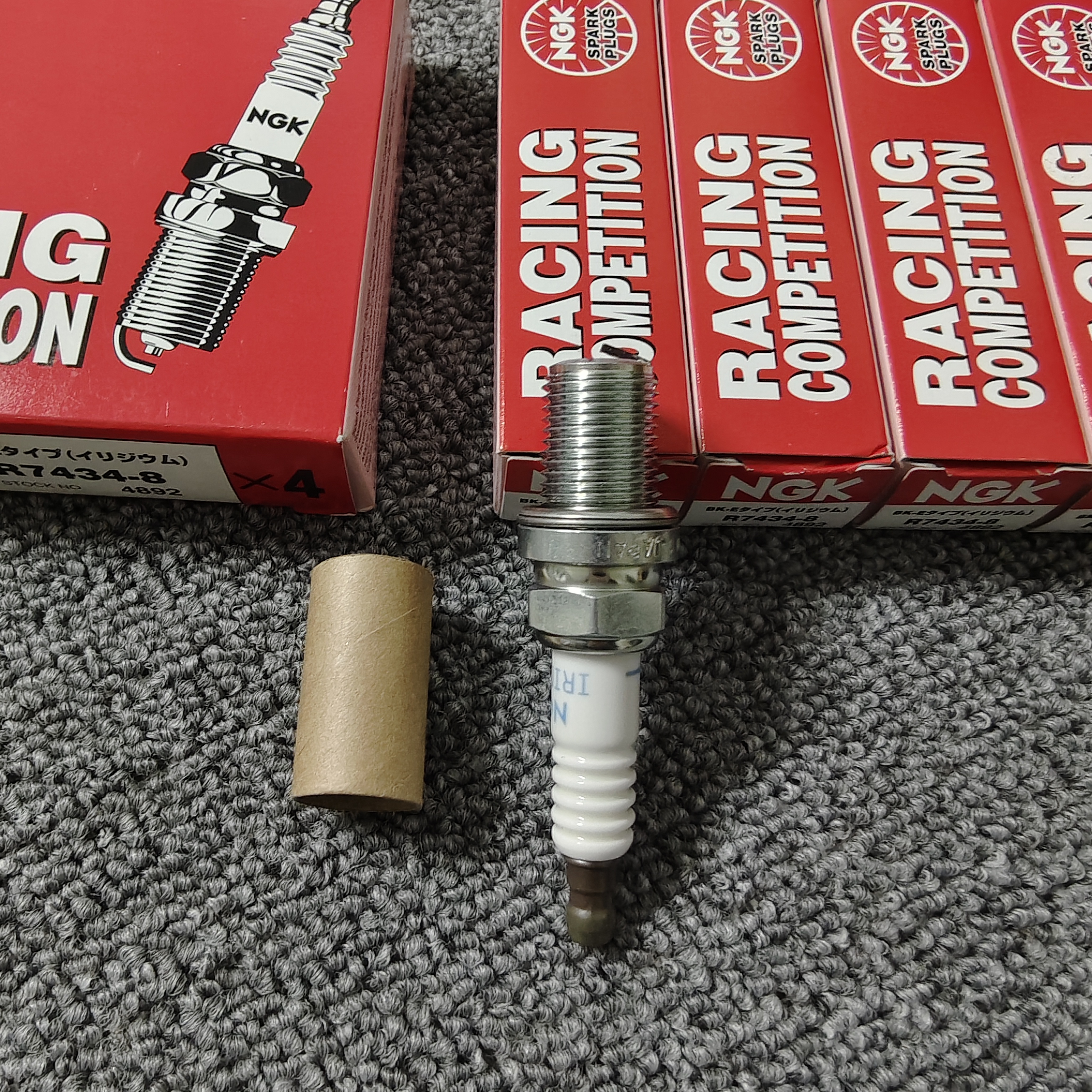 清仓4个正品NGK红盒竞技火花塞8度R7434-8 适配大众奥迪2代EA888