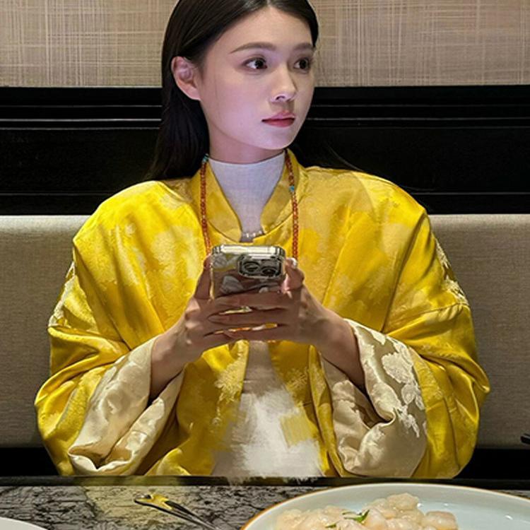 秋冬高级感超好看减龄漂亮新中式黄色国风盘扣外套女
