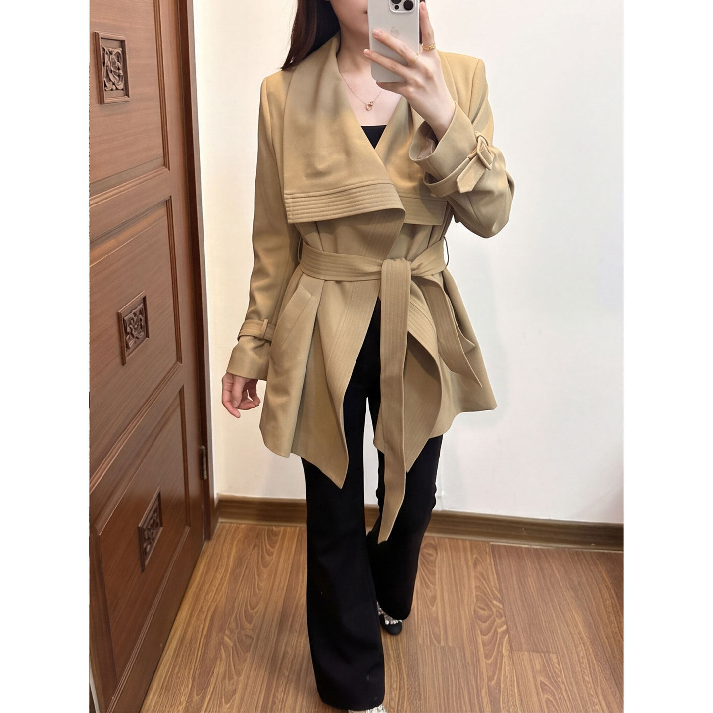 【送运费险】卡其色短款风衣女