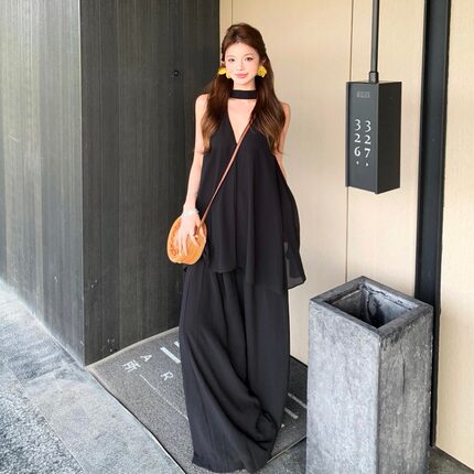 松弛感慵懒穿搭女黑色v领挂脖背心女夏季休闲阔腿裤长裤两件套装