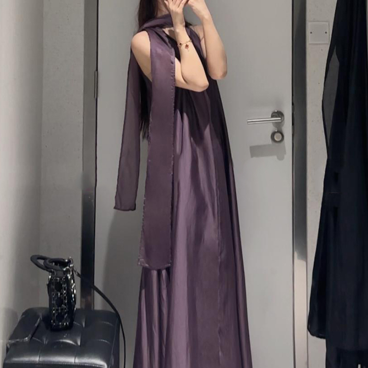 【送运费险】韩风围巾领连衣裙