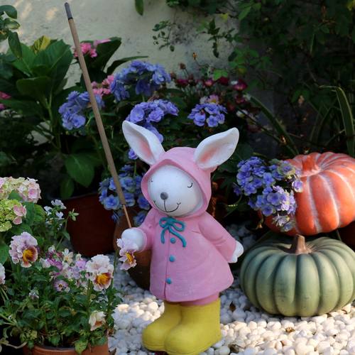拿蚊香可爱卡通兔子户外摆件