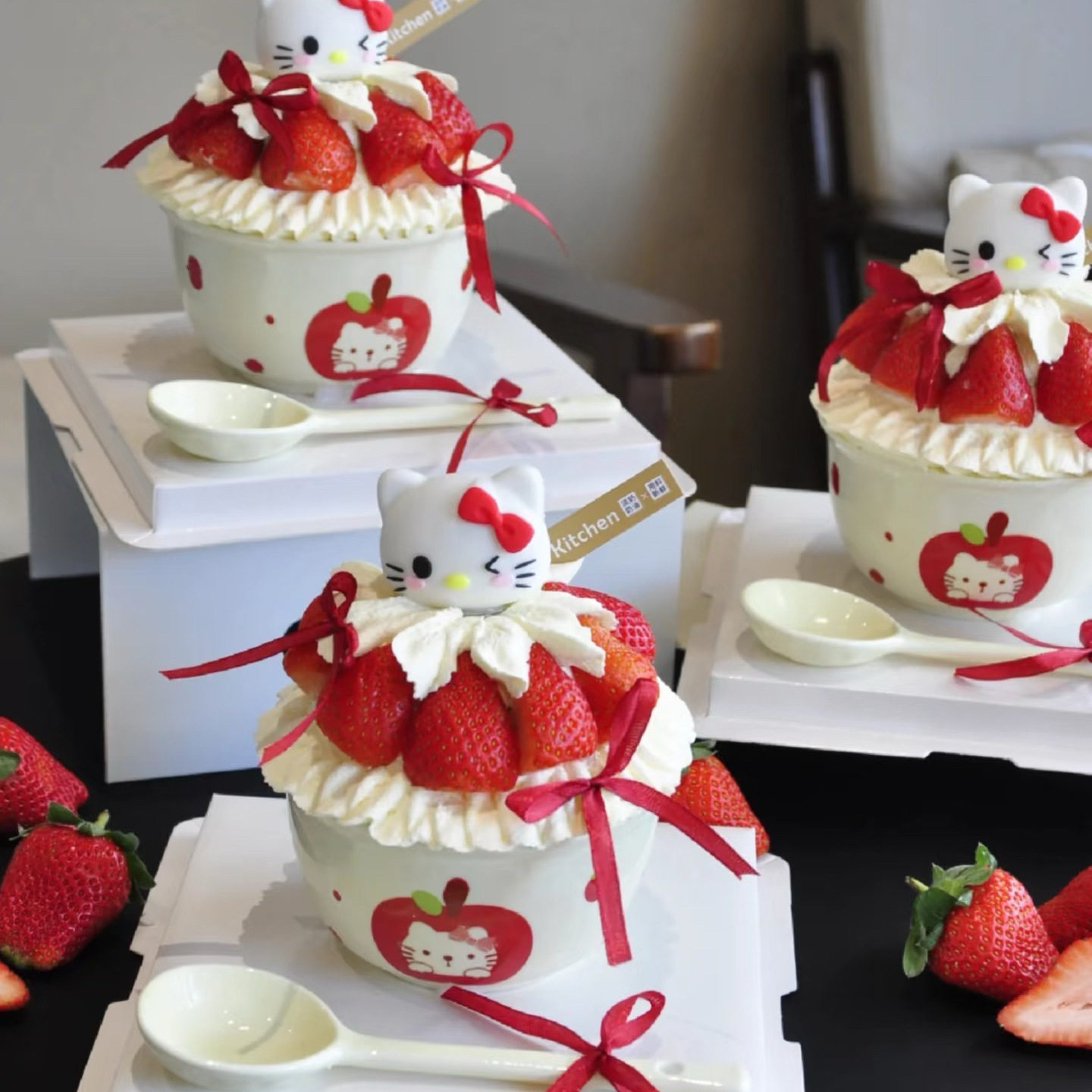 4寸可爱kt猫小狗米色陶瓷碗 新款甜品酸奶碗网红圣诞节草莓碗带勺,节庆用品/礼品,蛋糕/烘焙装饰用品,淘宝优惠券,粉丝福利购,淘宝优惠卷