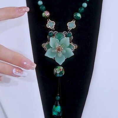 高级感项链绿色瑶池莲花毛衣链