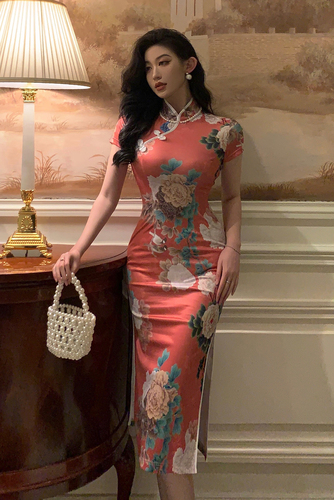 Real shooting of New Retro flower neckline pearl slim wrap hip mid length cheongsam dress