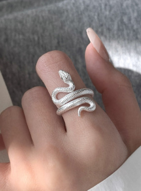 S925纯银蛇戒指生肖灵蛇绿钻戒指轻奢高级时尚设计冷酷风男女指环