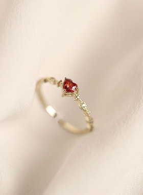 S925银女戒指尾戒爱心红宝石日系风格优石榴红小清新14k开口指环