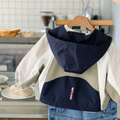 小童潮牌多色拼接连帽外套男女童2026春秋宝宝冲锋风衣儿童夹克衫