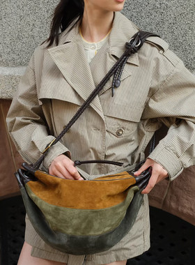2026新款磨砂麂皮拼接撞色hobo包女大容量通勤斜挎包百搭单肩包潮