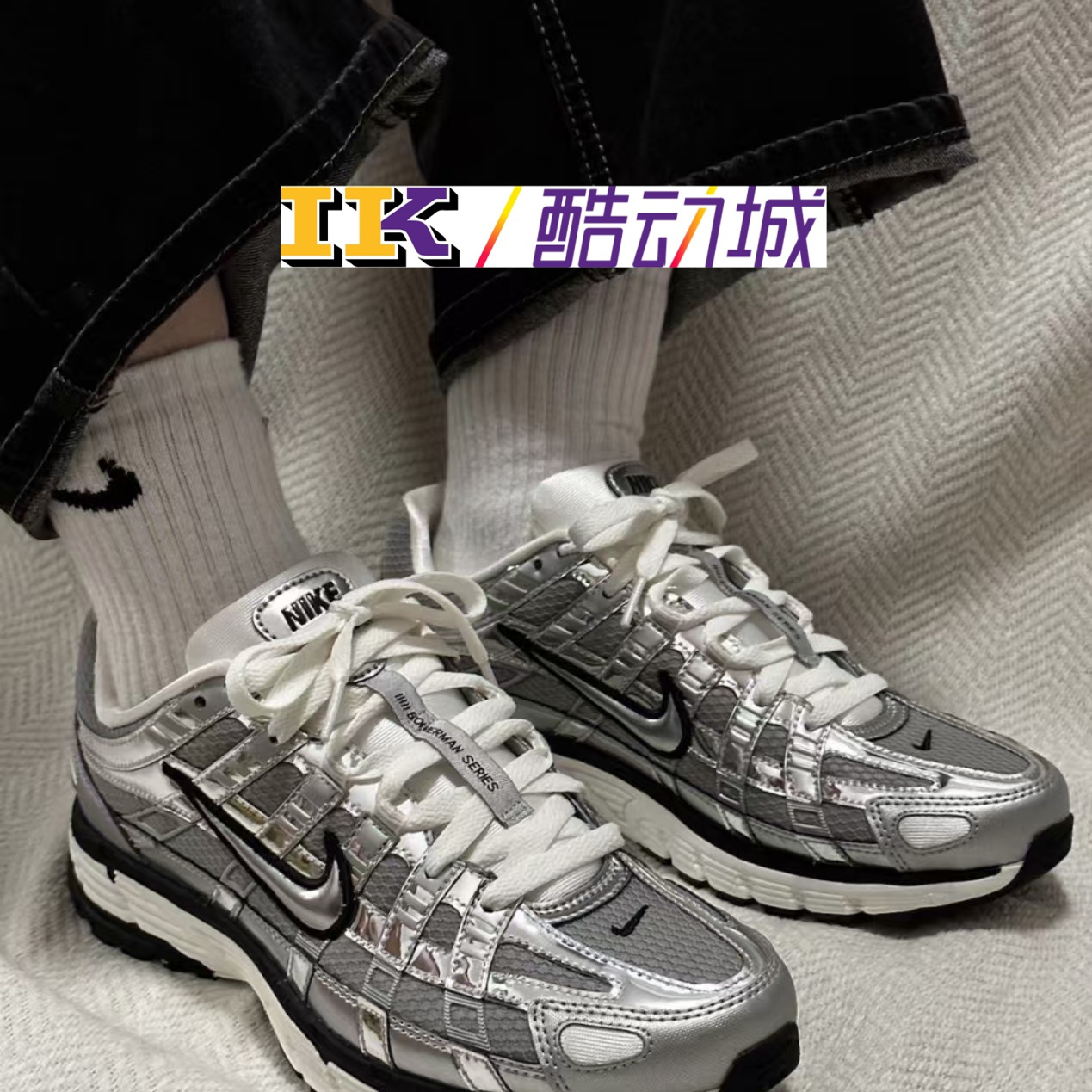 耐克银灰低帮运动跑鞋