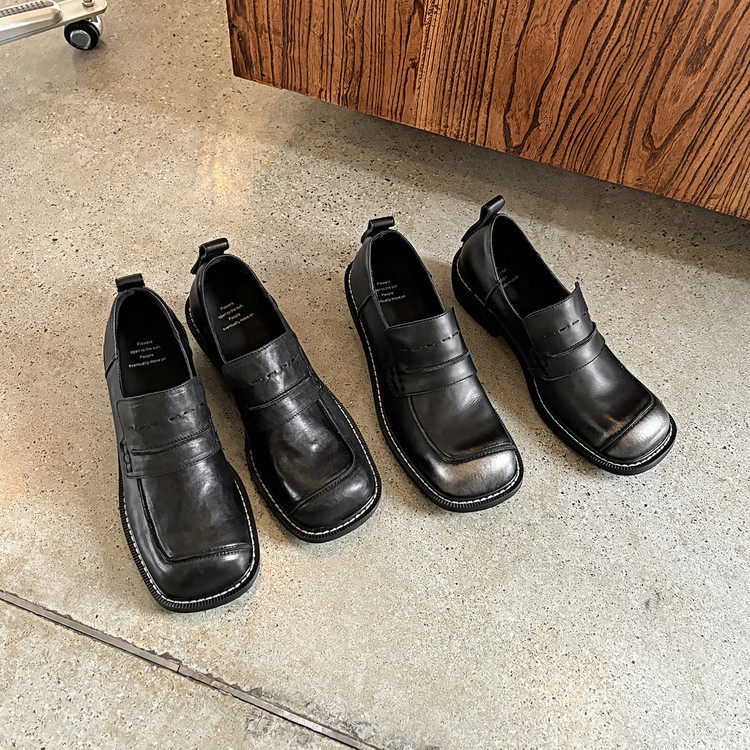 方头粗跟橡胶胶粘工艺头层猪皮深口单鞋