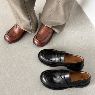 圆头松糕底橡胶胶粘工艺头层猪皮乐福鞋（豆豆鞋）