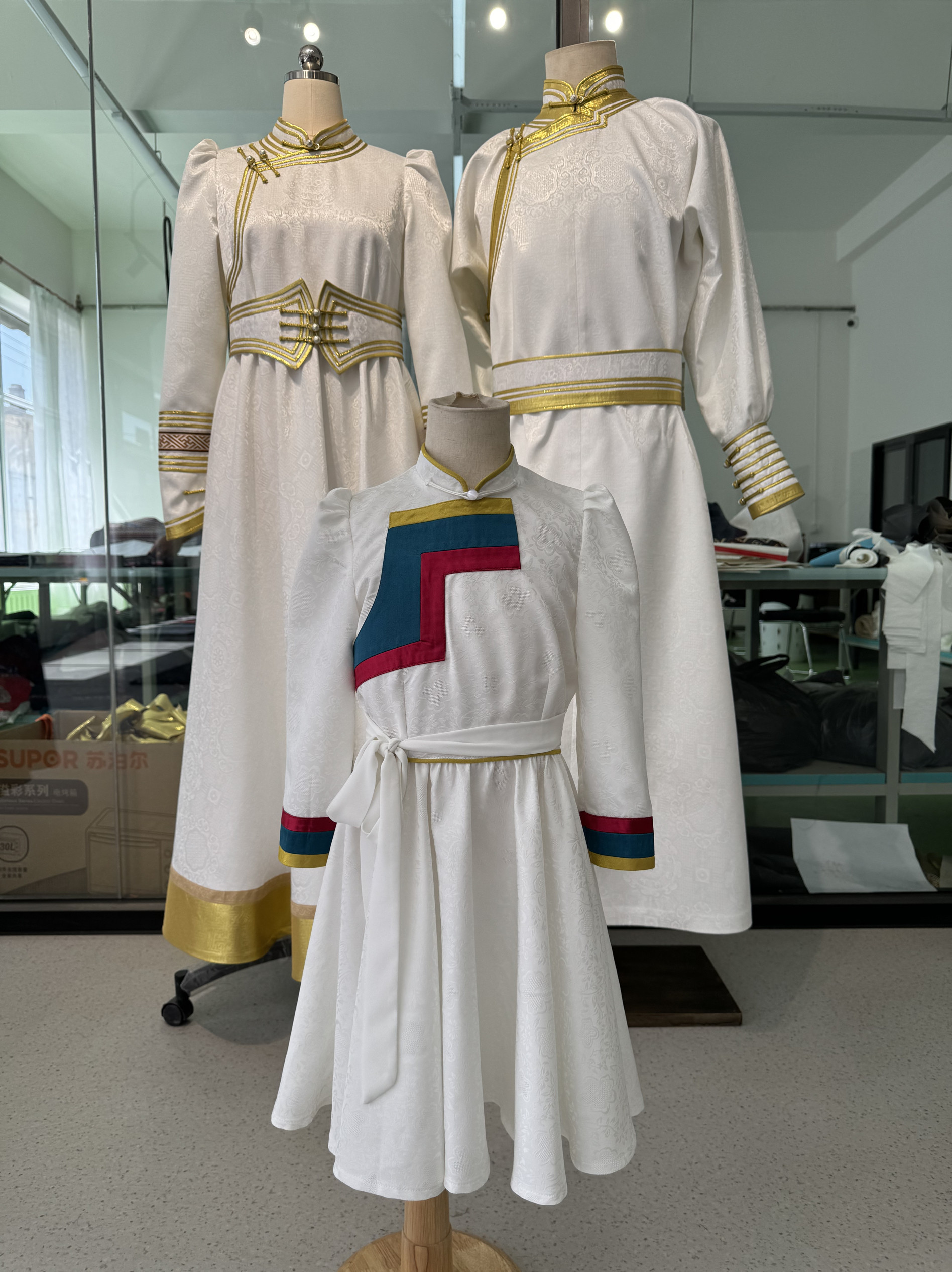 蒙古袍亲子装民族服饰生活装日常款女童服装情侣款蒙古服新款搭配