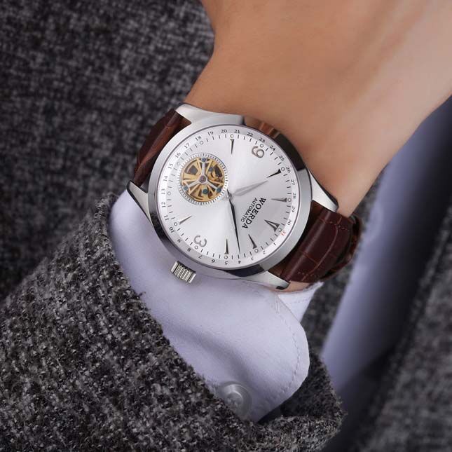 真皮陀飞轮镂空机械表