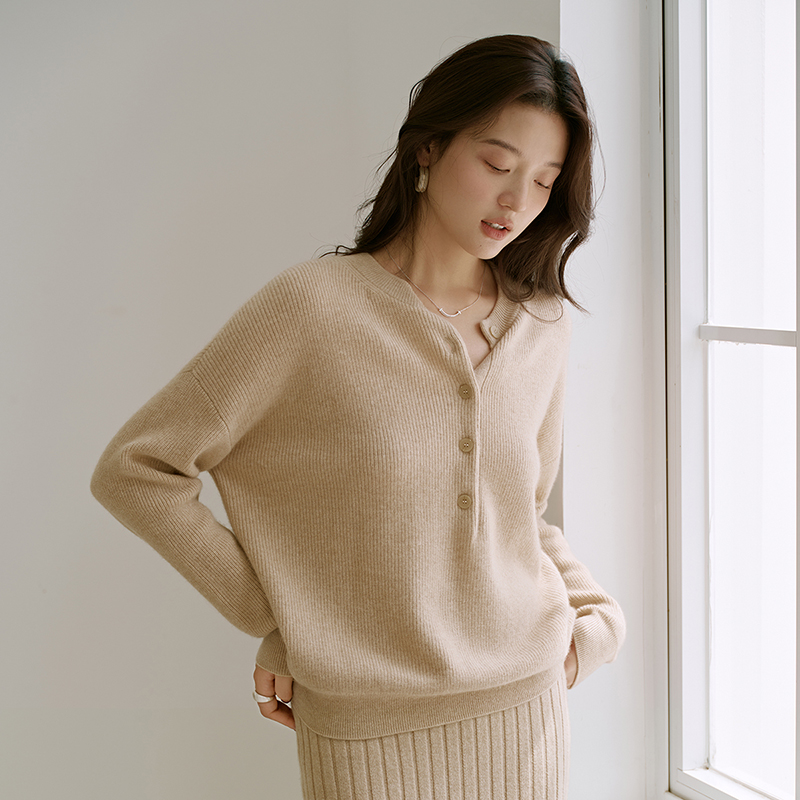 思诺芙德圆领半开襟通勤羊绒衫