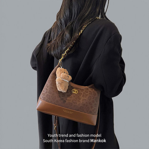 Mankok高级感超火腋下包包女士2025新款秋冬轻奢小众单肩斜挎包潮