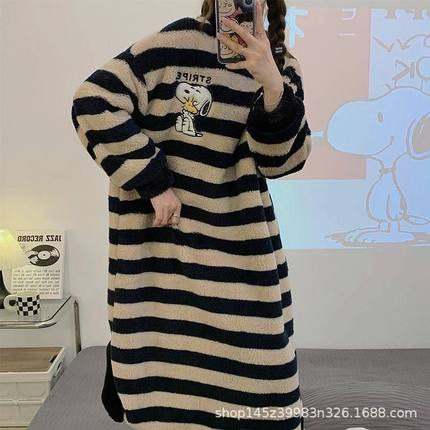 绒睡裙孕妇法兰绒连衣裙睡衣家居服加绒女加厚条纹大码珊瑚秋冬季
