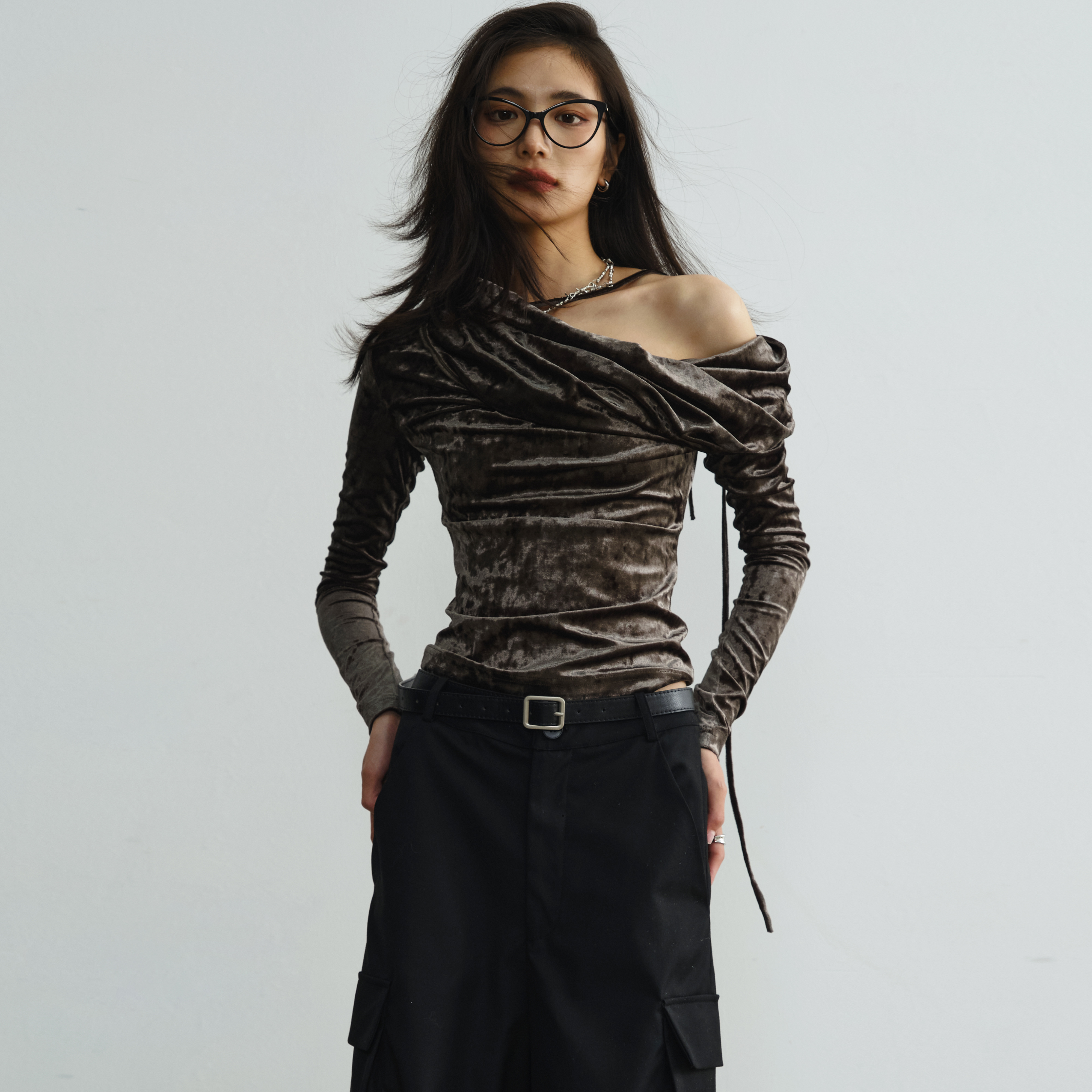 长袖复古褶皱荡领丝绒