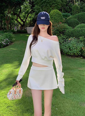 白色纯欲斜肩上衣短裙套装女秋季慵懒感长袖上衣短裙两件套TZ7125