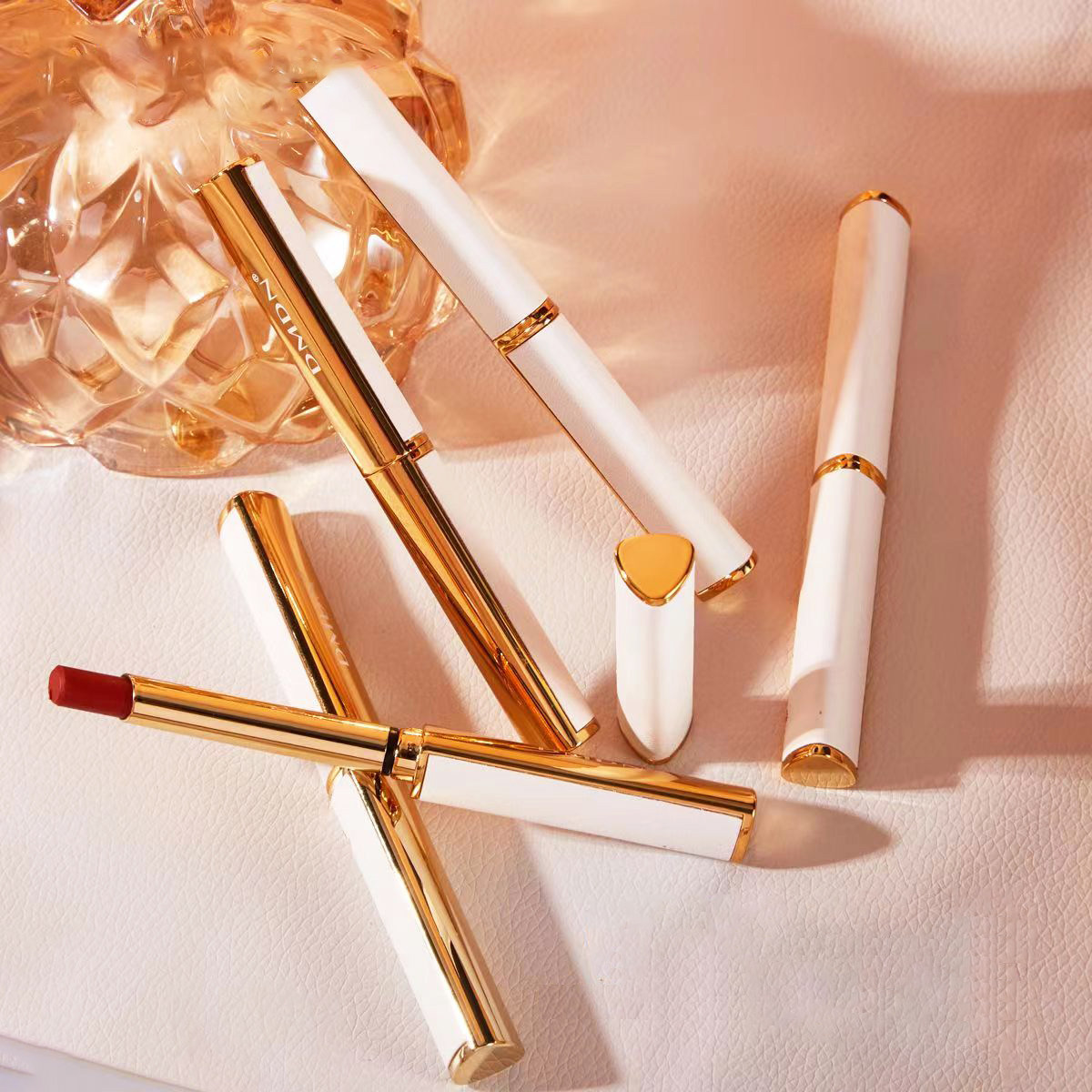 儿童口红唇膏小学生小女孩子舞台演出表演化妆品大红色正红色细管