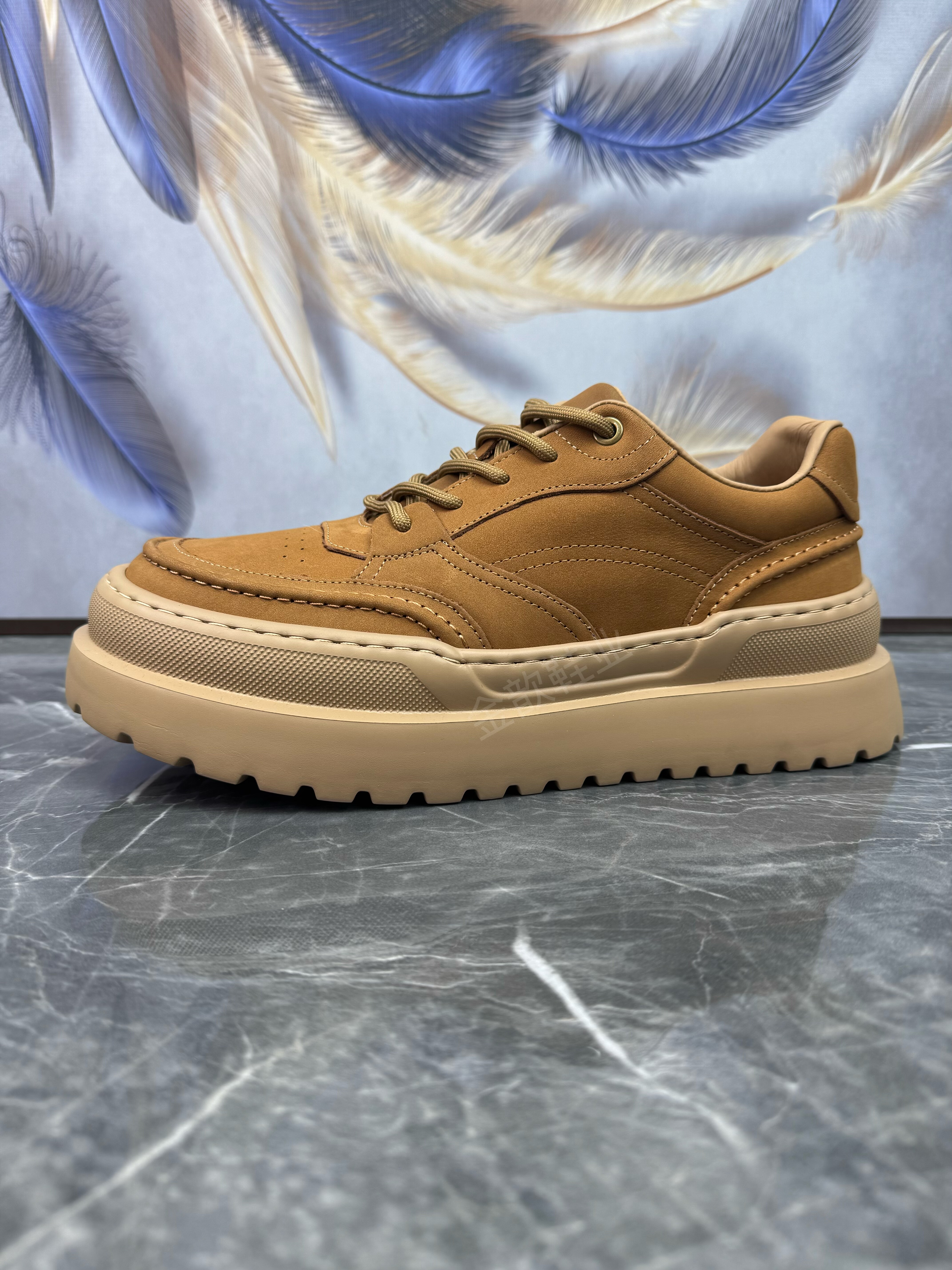 头层牛皮轻便软厚底百搭休闲板鞋