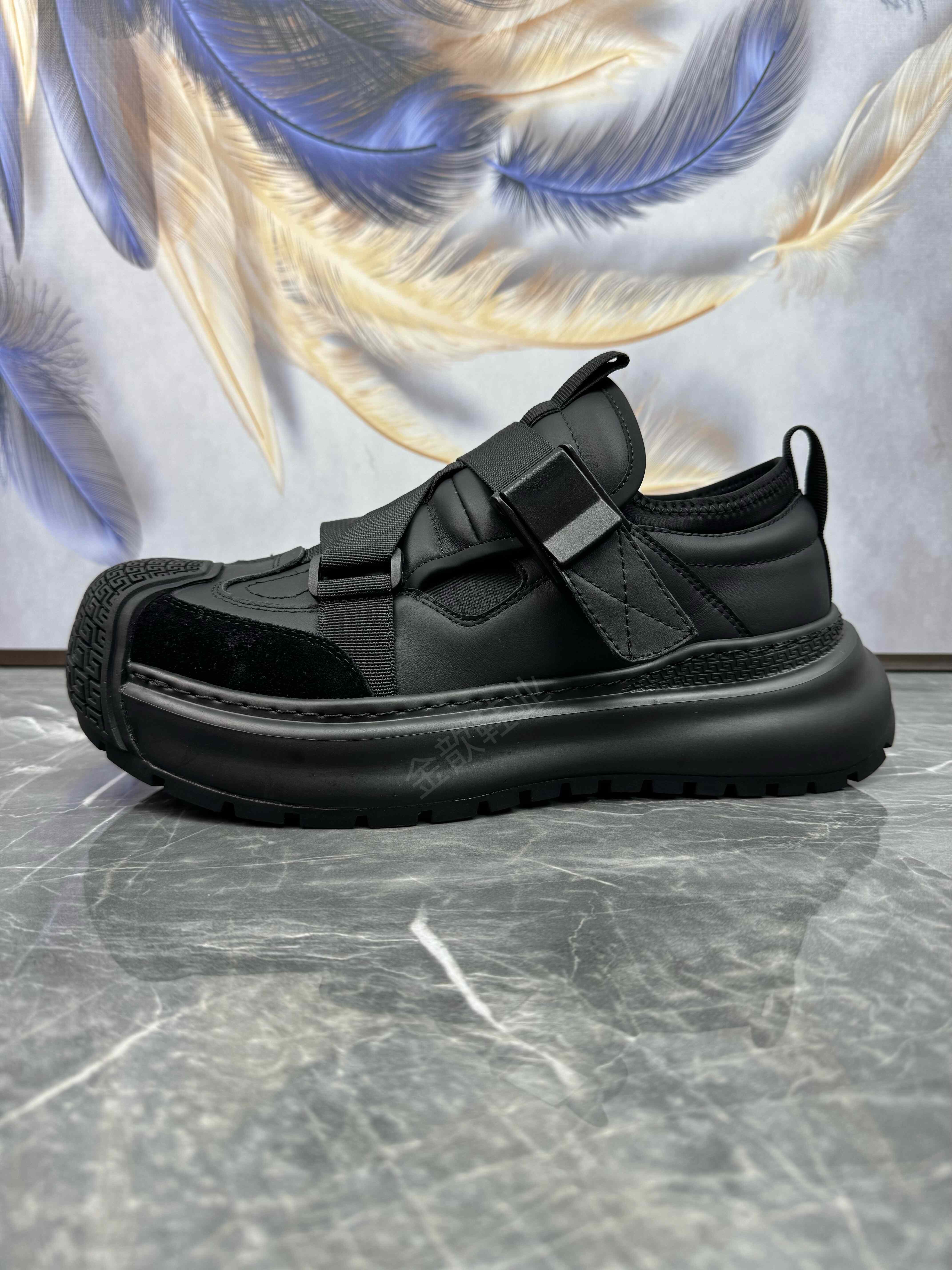 广州秋季头层牛皮软底运动休闲鞋