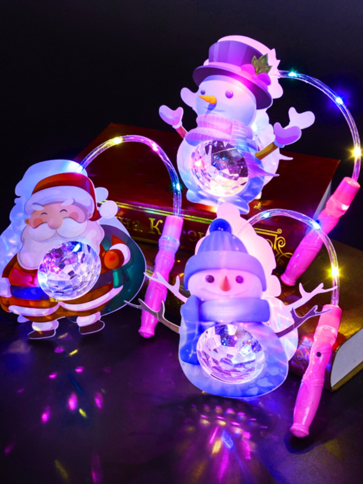 남자와 여자를위한 크리스마스 선물 휴대용 프로젝션 랜턴 작은 선물 휴대용 산타 클로스 눈사람 트리 빛나는 랜턴