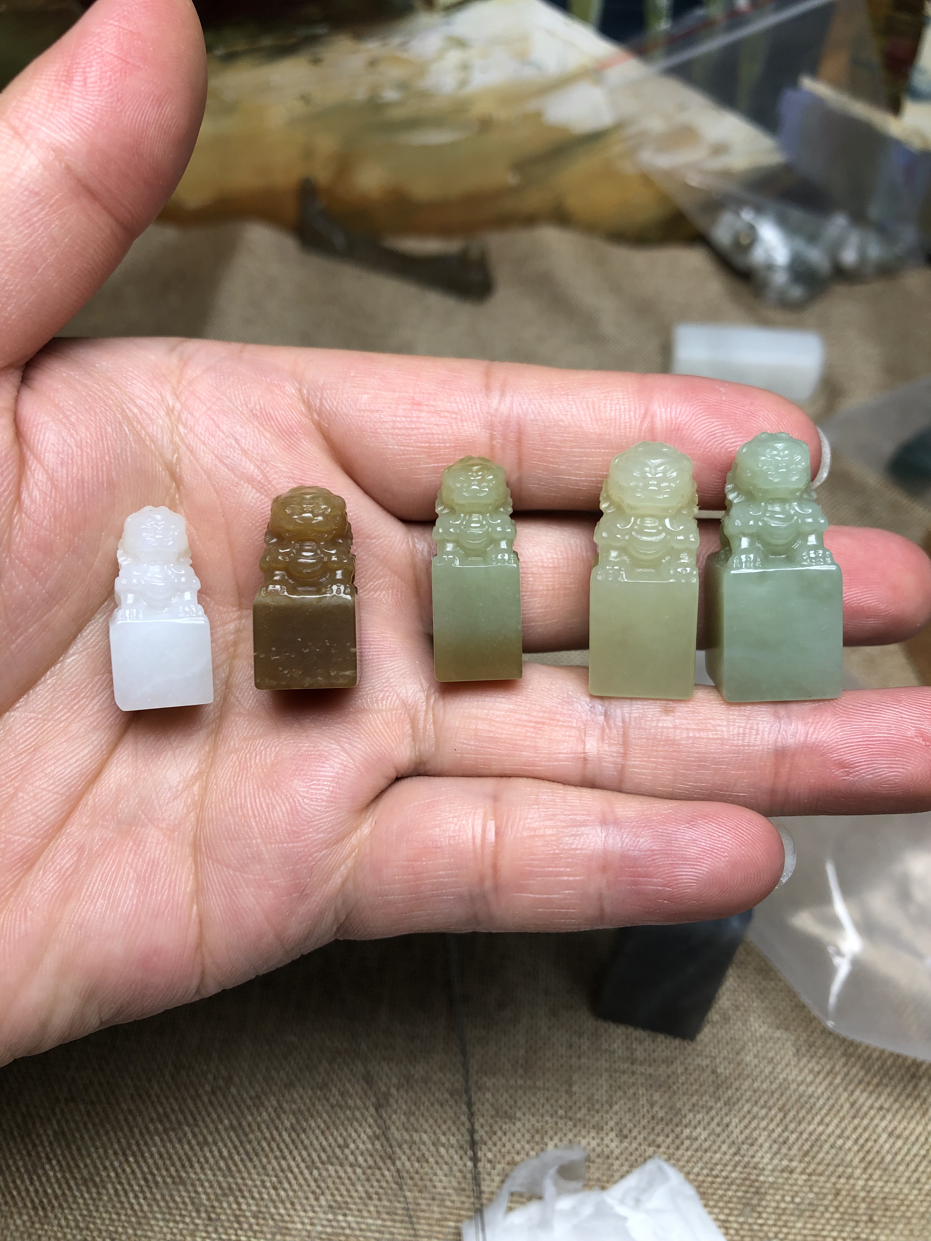 新疆和田玉 且末糖白料白玉黄口料 青花籽料狮子小印章 可做吊坠