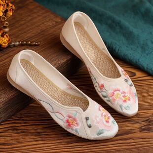 秋季新款绣花鞋女时尚单鞋复古配旗袍的鞋子古风汉服鞋老北京布鞋