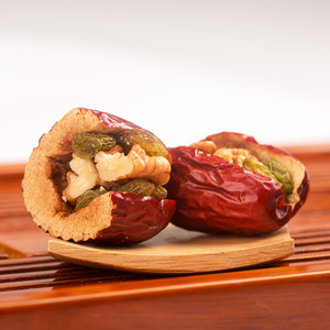 29.9元包邮 睿盛达 新疆和田枣夹核桃仁葡萄干500g*2袋