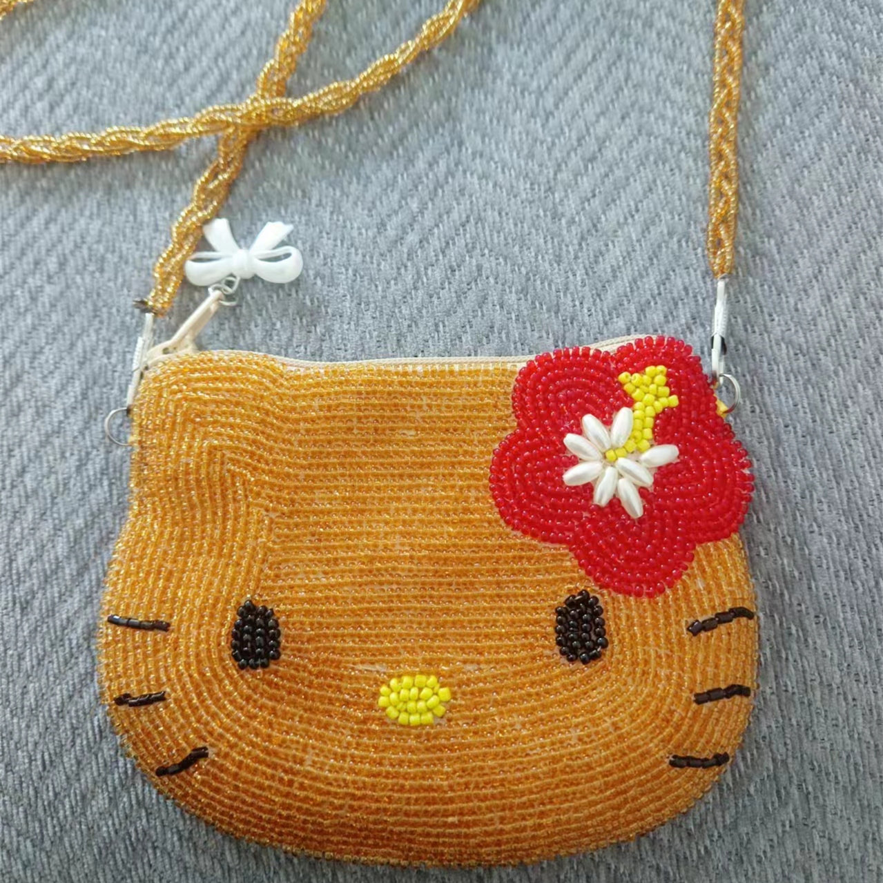 中古HelloKitty黑皮零钱包手工双面珠绣卡包钥匙包耳机收纳包斜挎