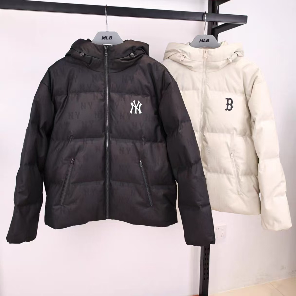 MLB25冬季新款男女情侣满印老花短款时尚保暖羽绒服外套3ADJM0856