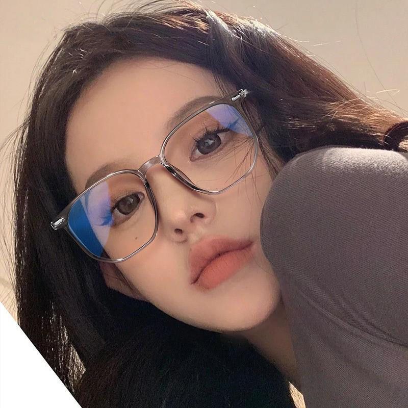 超轻近视眼镜防蓝光辐射复古风女