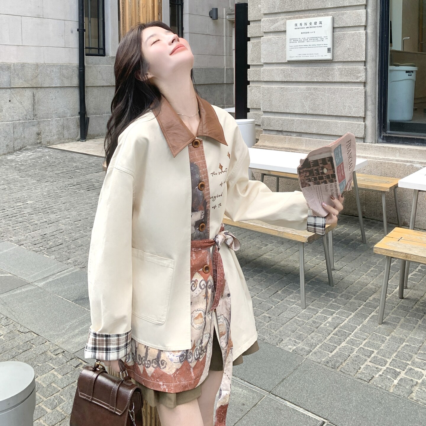 米白色工装外套女秋季2025新款宽松休闲拼接设计感中长款翻领夹克,女装风衣,2C289