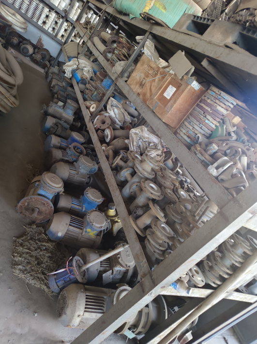 1月21日阜新某公司叉车及若干五金件等网络拍卖公告