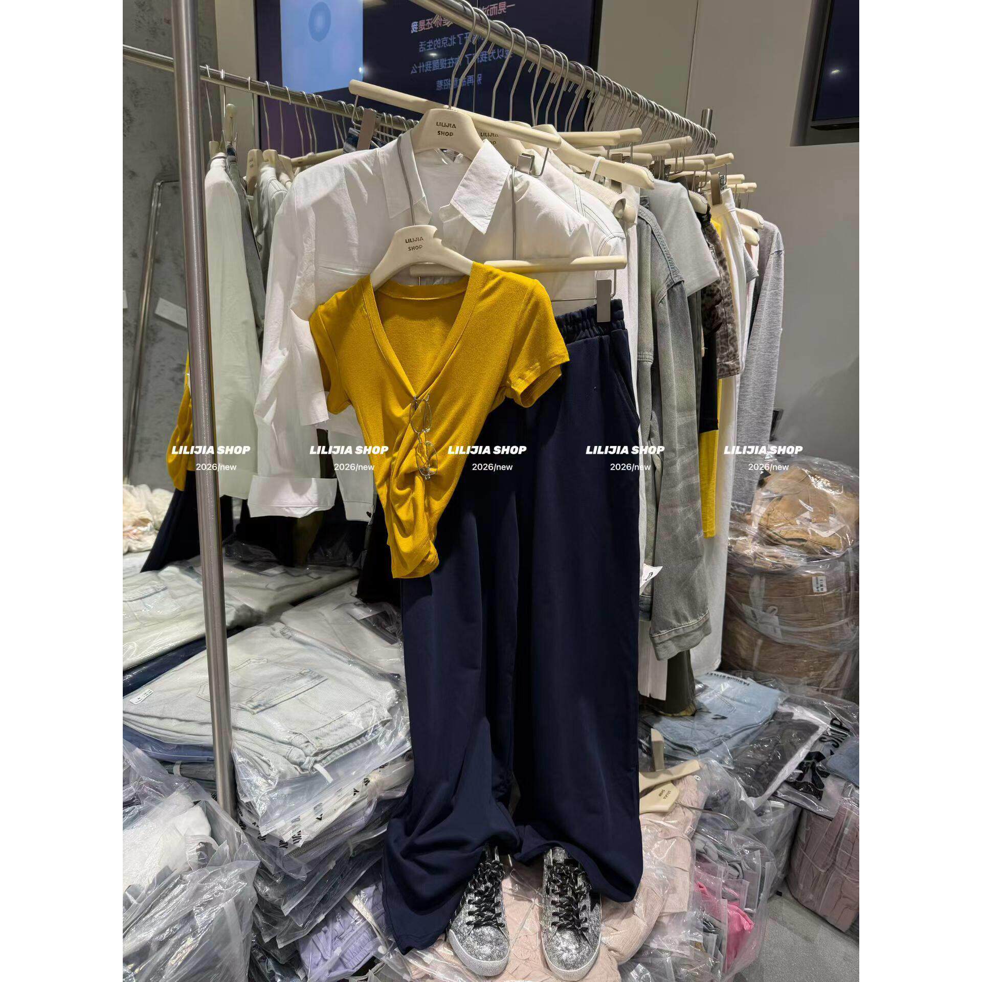 2026夏季新款韩版休闲风V领短袖上衣阔腿裤两件套女装套装洋气潮