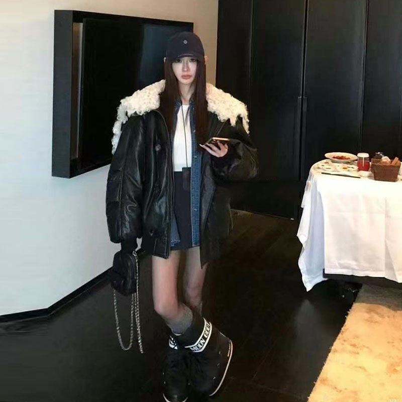 韩版羊羔毛拼接大翻领黑色羽绒服