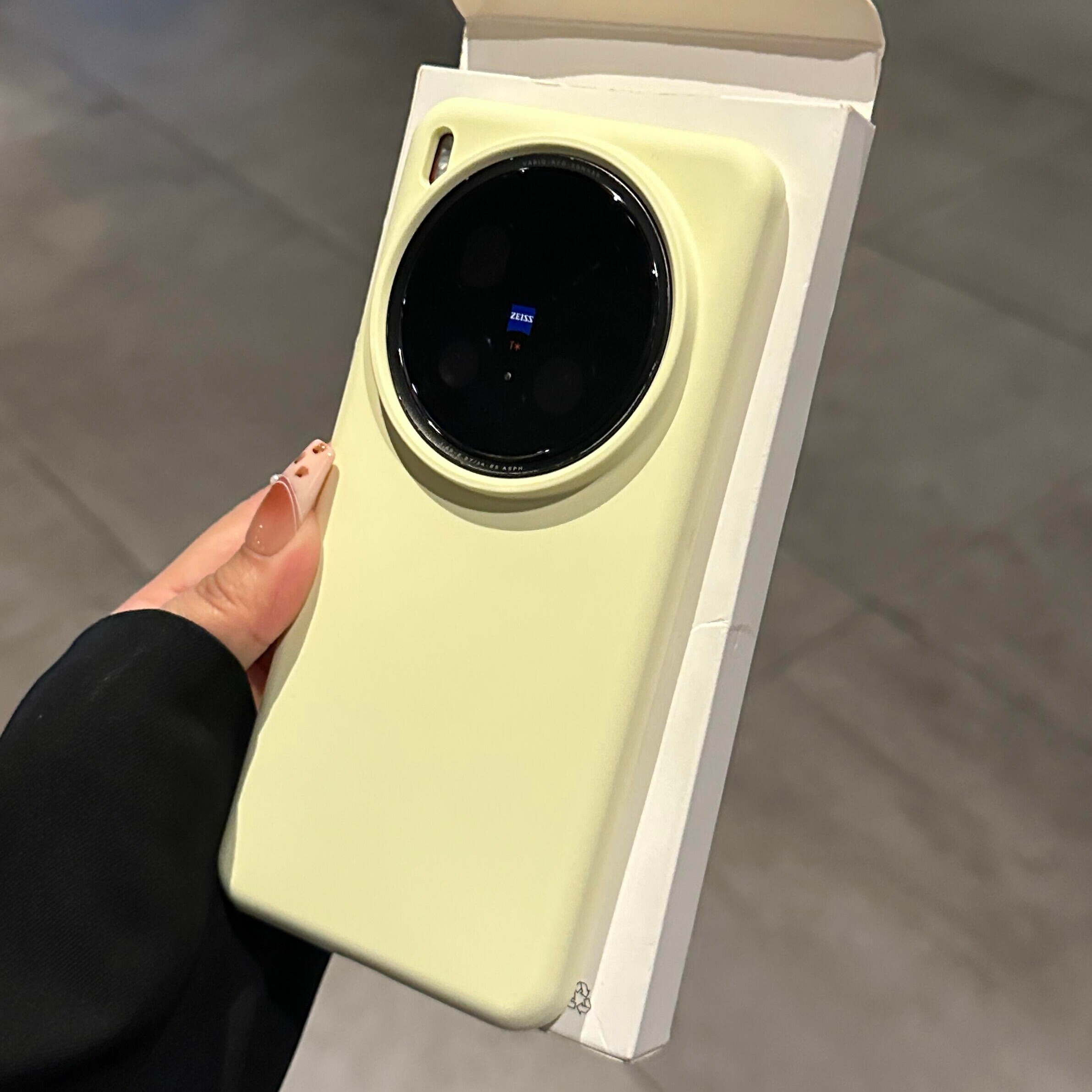 肤感简约淡黄色液态硅胶适用17Ultra小米17pro手机壳max防指纹手汗14/15Spro磨砂civi5pro软壳13/12全包防摔