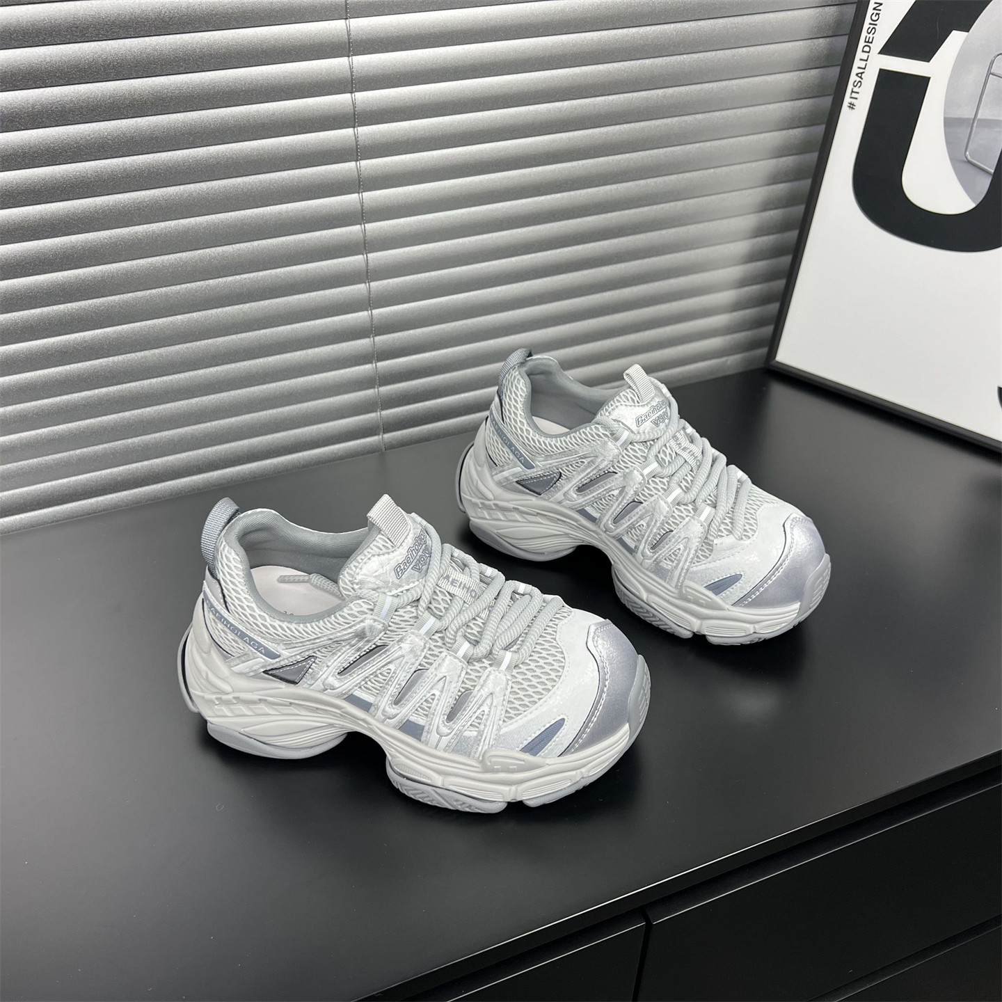 真皮网面厚底显脚小老爹鞋女2026春新款小个子增高轻便休闲运动鞋