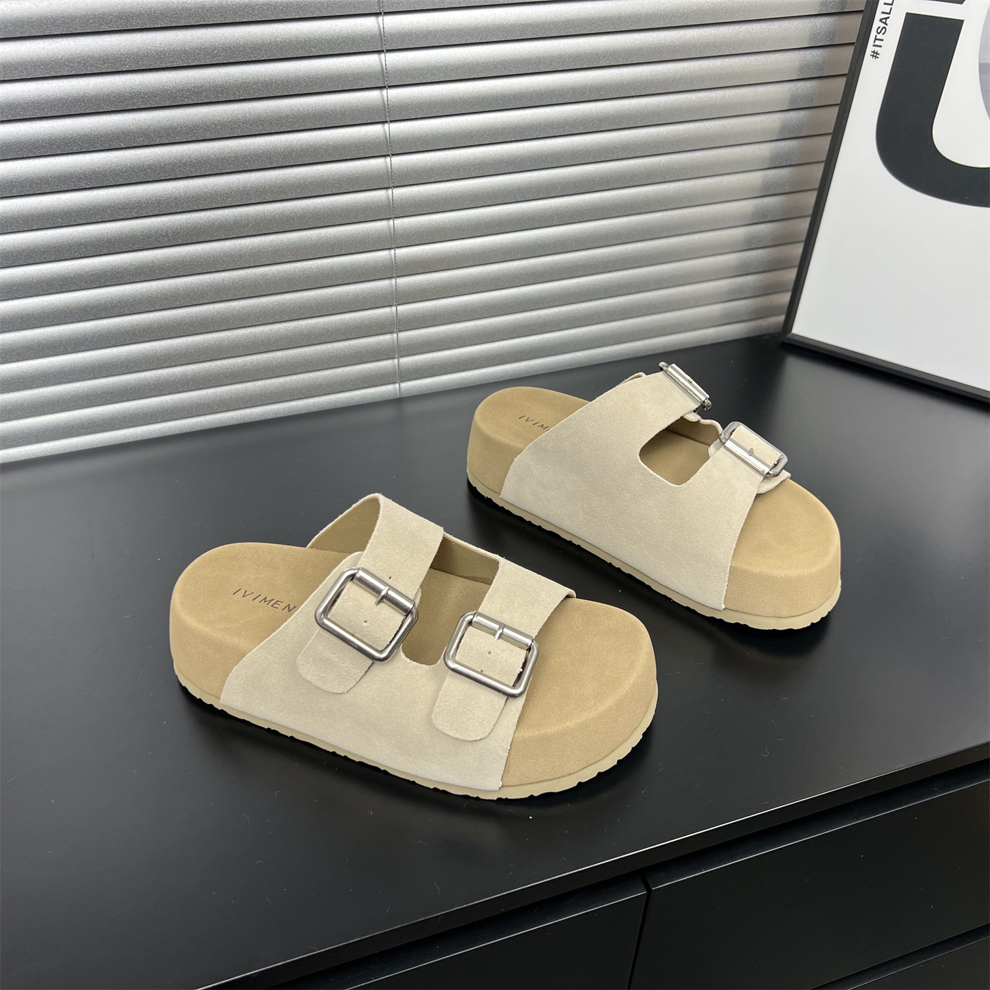 真皮勃肯厚底一字拖女2026夏季新款外穿搭扣增高松糕凉拖鞋沙滩鞋