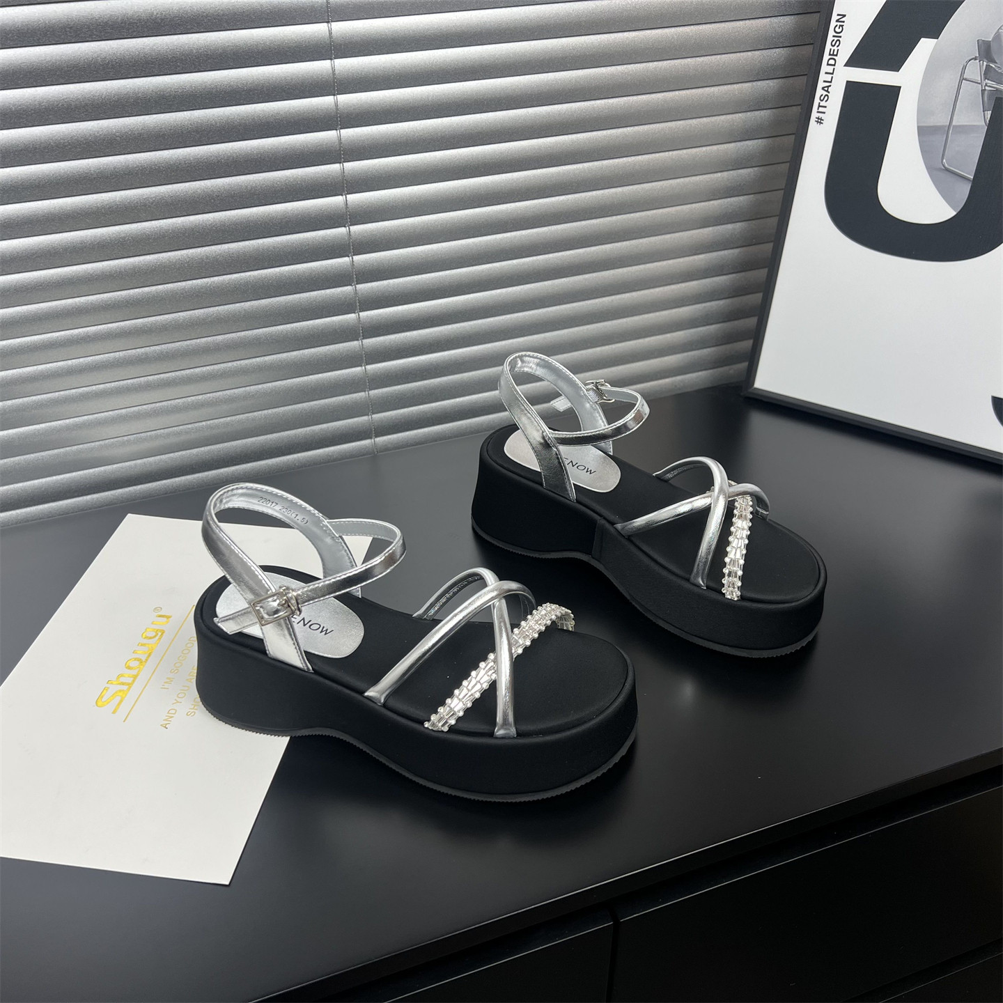 高级感厚底凉鞋女款夏季2026新款外穿时尚仙女风配裙子罗马凉鞋