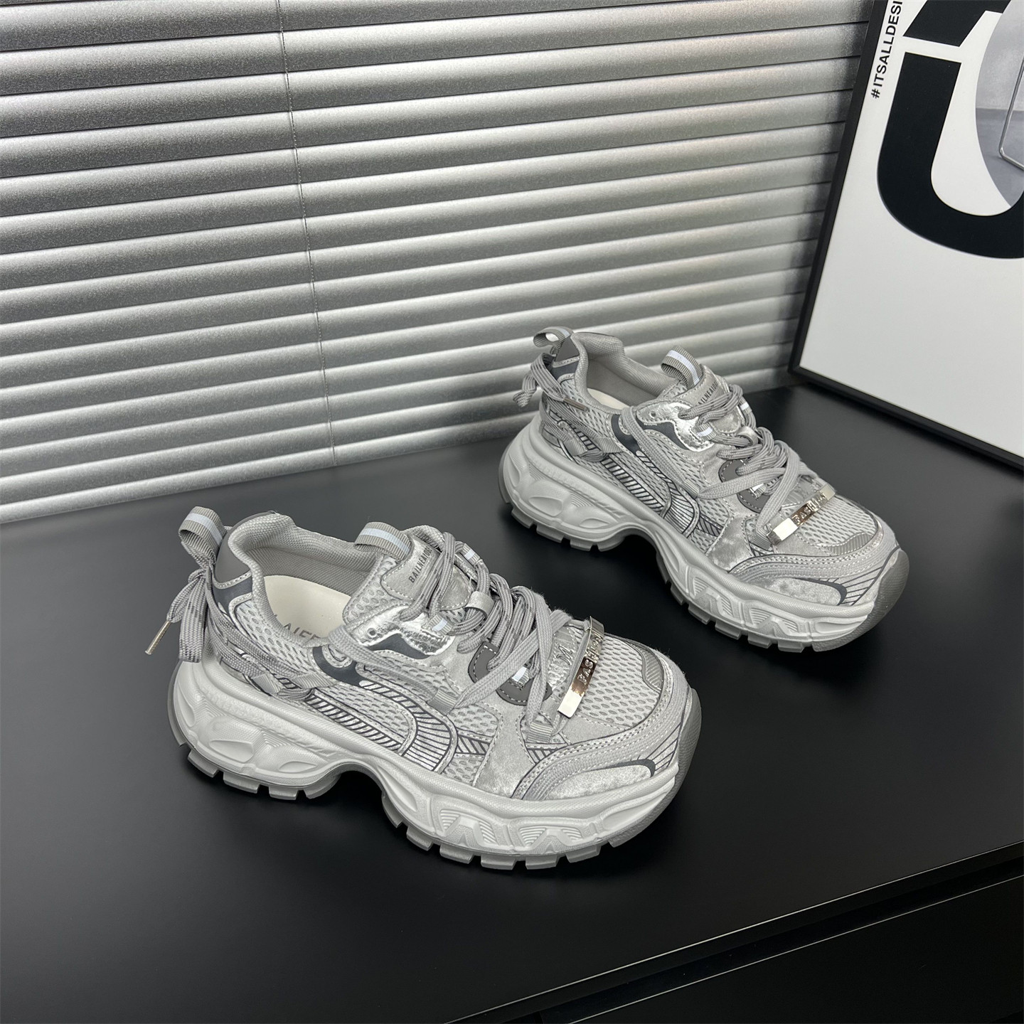 真皮小众设计增高厚底老爹鞋女2026春款新款百搭圆头休闲运动鞋